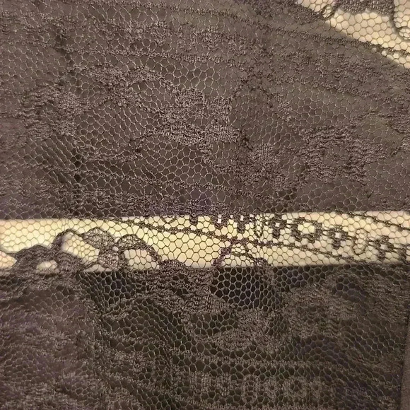 dace linen/lace  top - Picture 3 of 4